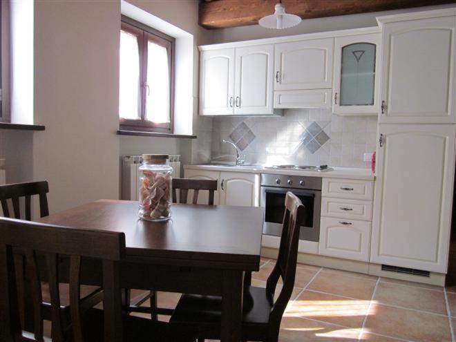 Pietra Maula Agriturismo Castelraimondo Ruang foto