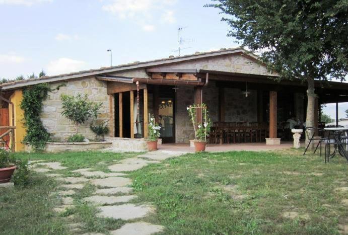 Pietra Maula Agriturismo Castelraimondo Bagian luar foto
