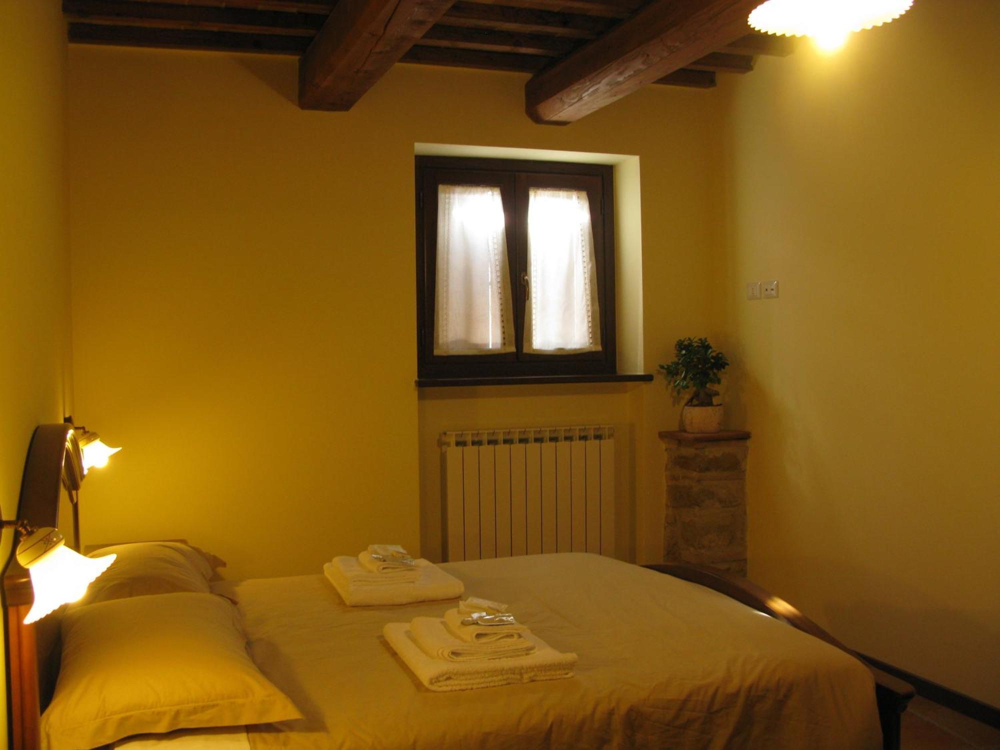 Pietra Maula Agriturismo Castelraimondo Bagian luar foto