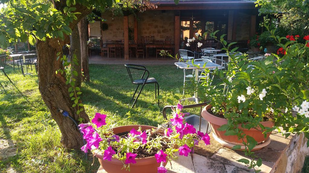 Pietra Maula Agriturismo Castelraimondo Bagian luar foto